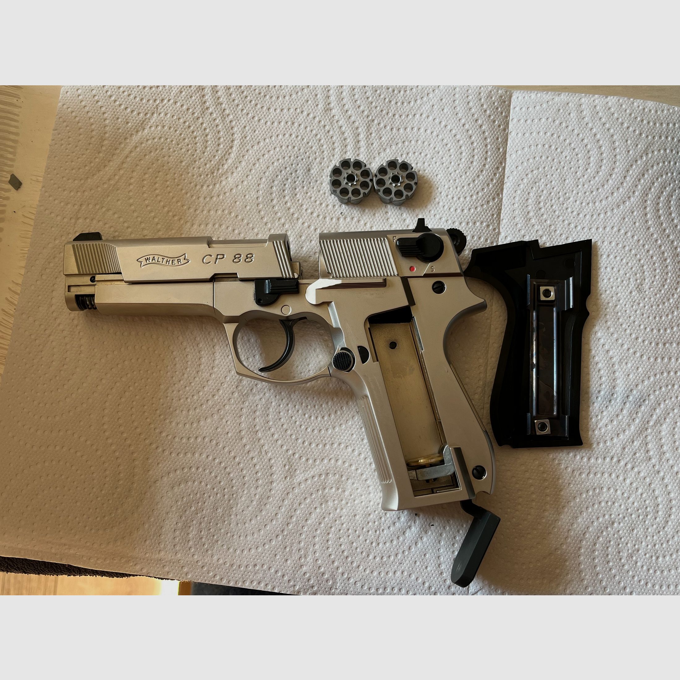 Walther CP88 Nickel-Finish, like new, CO2, air pistol