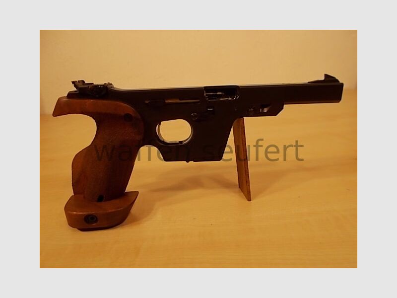 Walther OSP .22 short rapid-fire pistol + spare magazine