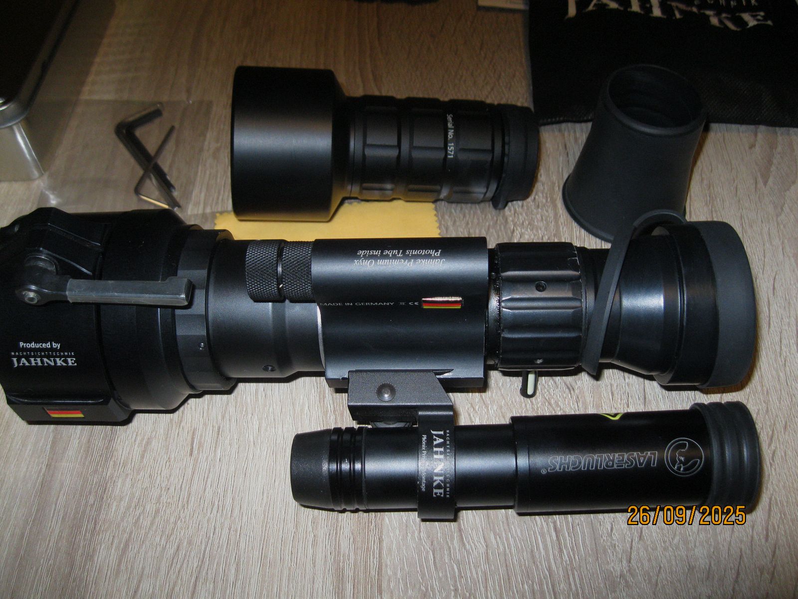 Dispositivo de visión nocturna DJ-8 NSV Monocromo 1×48 Onyx. Tubo de alta calidad.