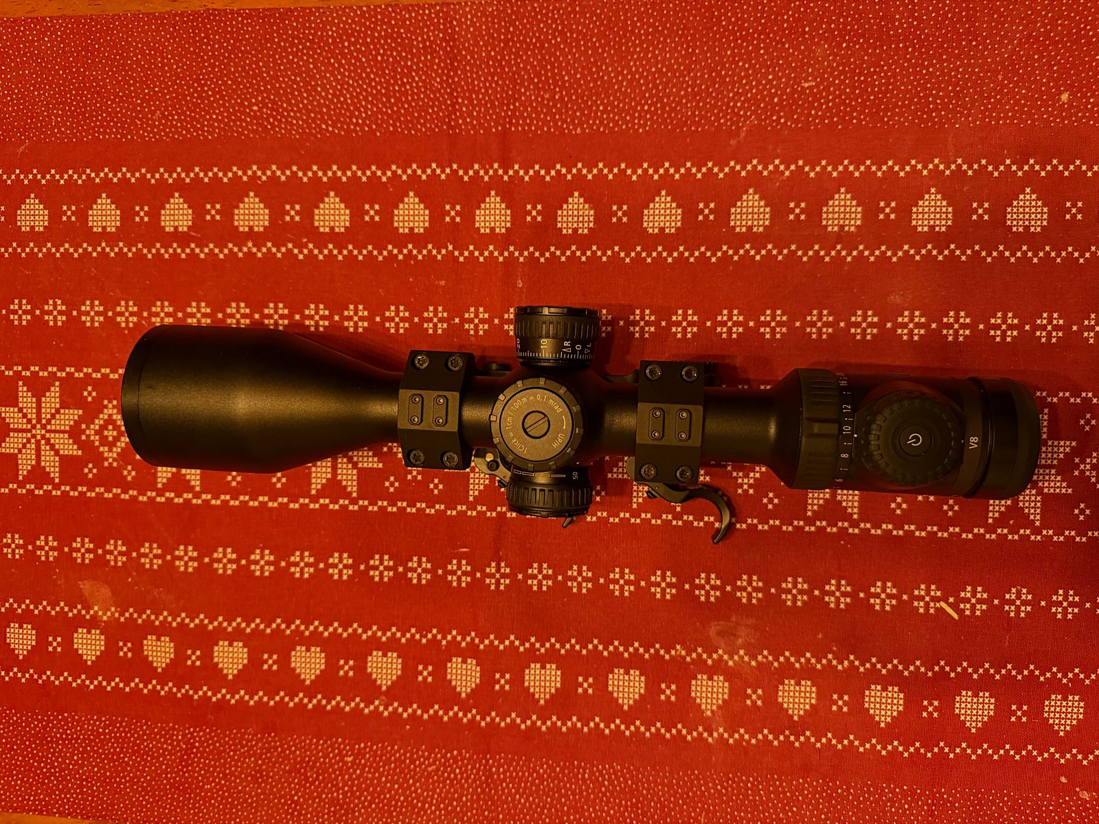 Zeiss V8 2,8–20x56 Zielfernrohr inkl. ERATAC Blockmontage – 1 Jahr alt