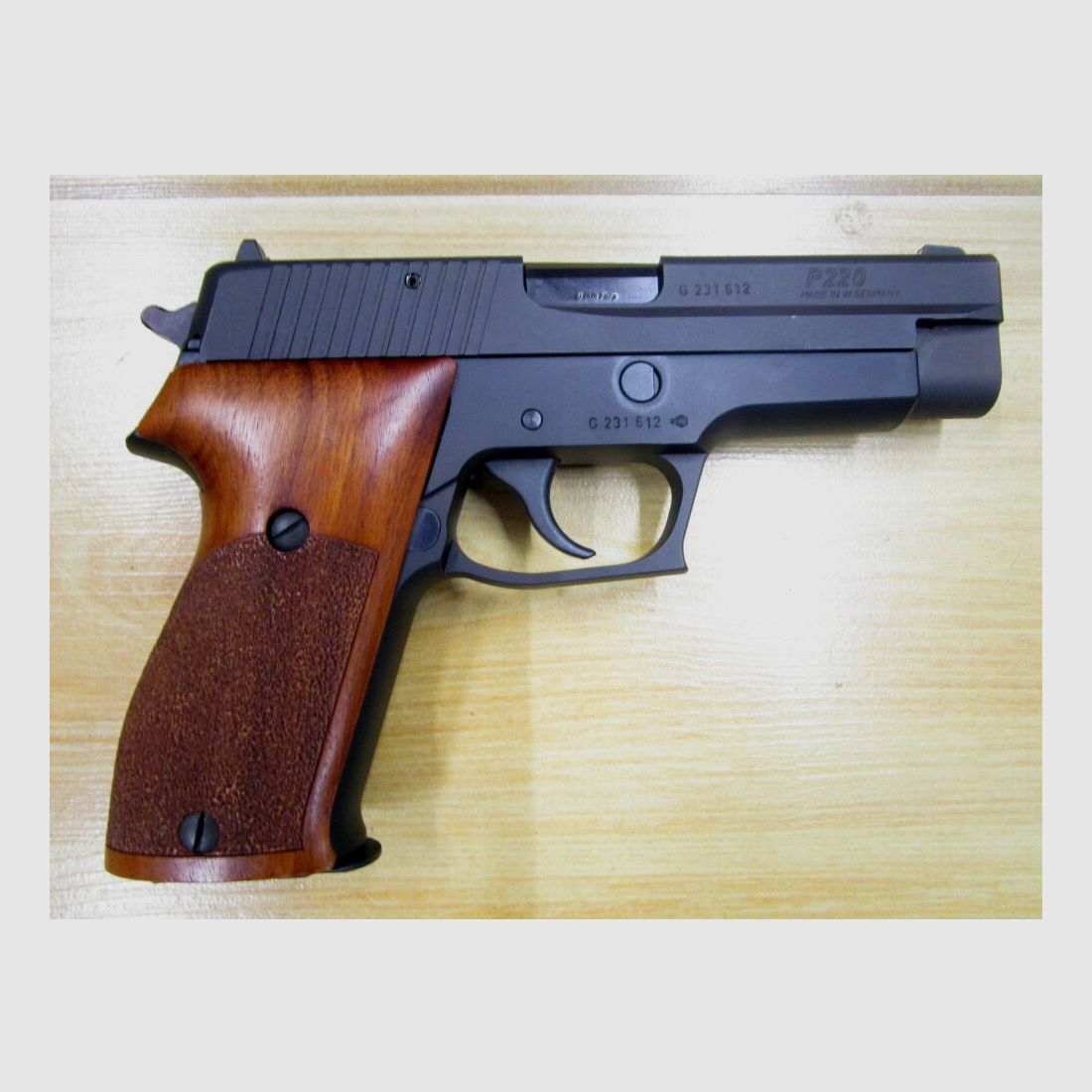 Sig Sauer P220