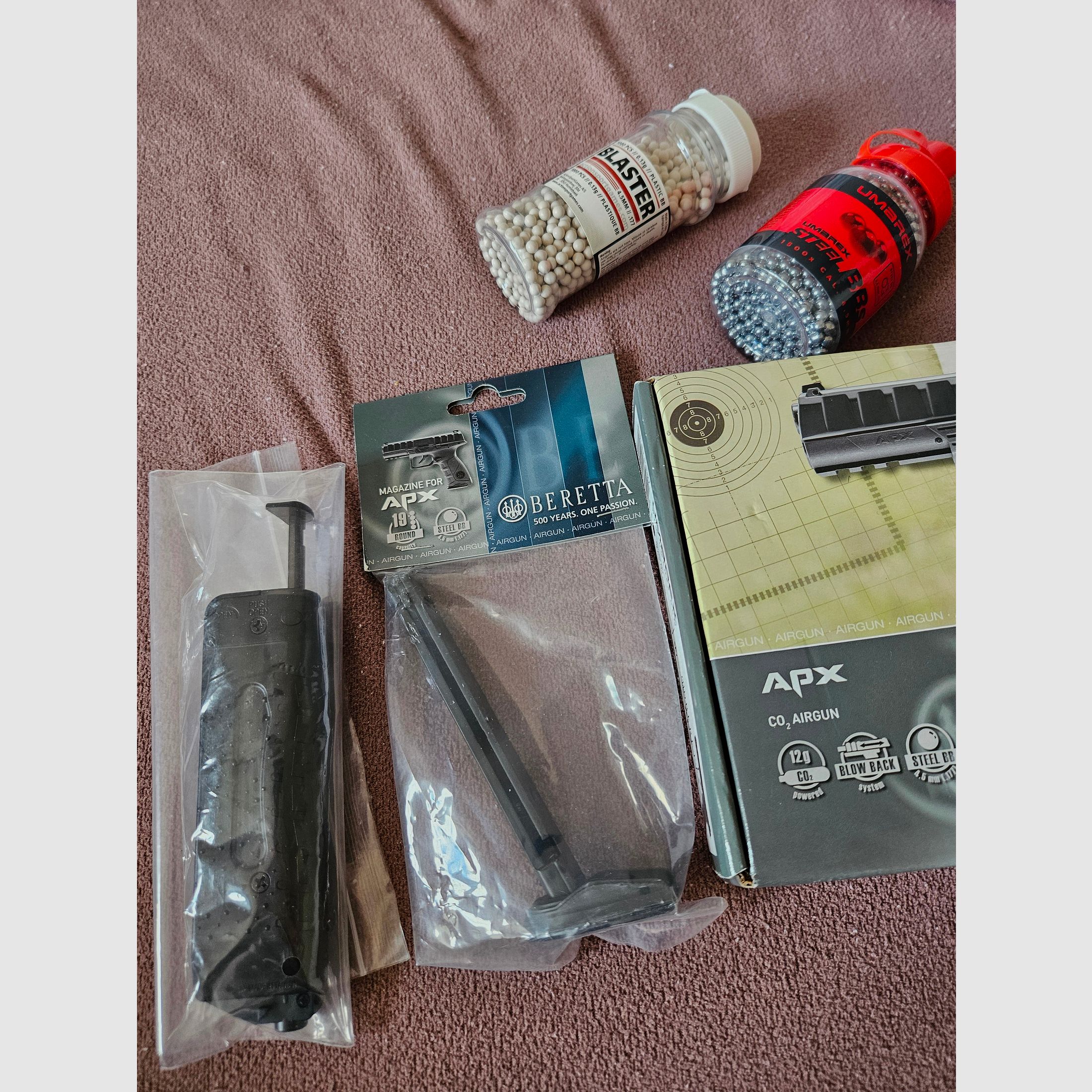 Pistola Beretta APX BlowBack CO2 4,5mm BBs de acero