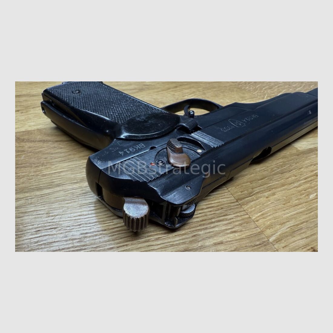 Stetschkin APS - halbautom. Pistole 9mm Makarov mit Schaft