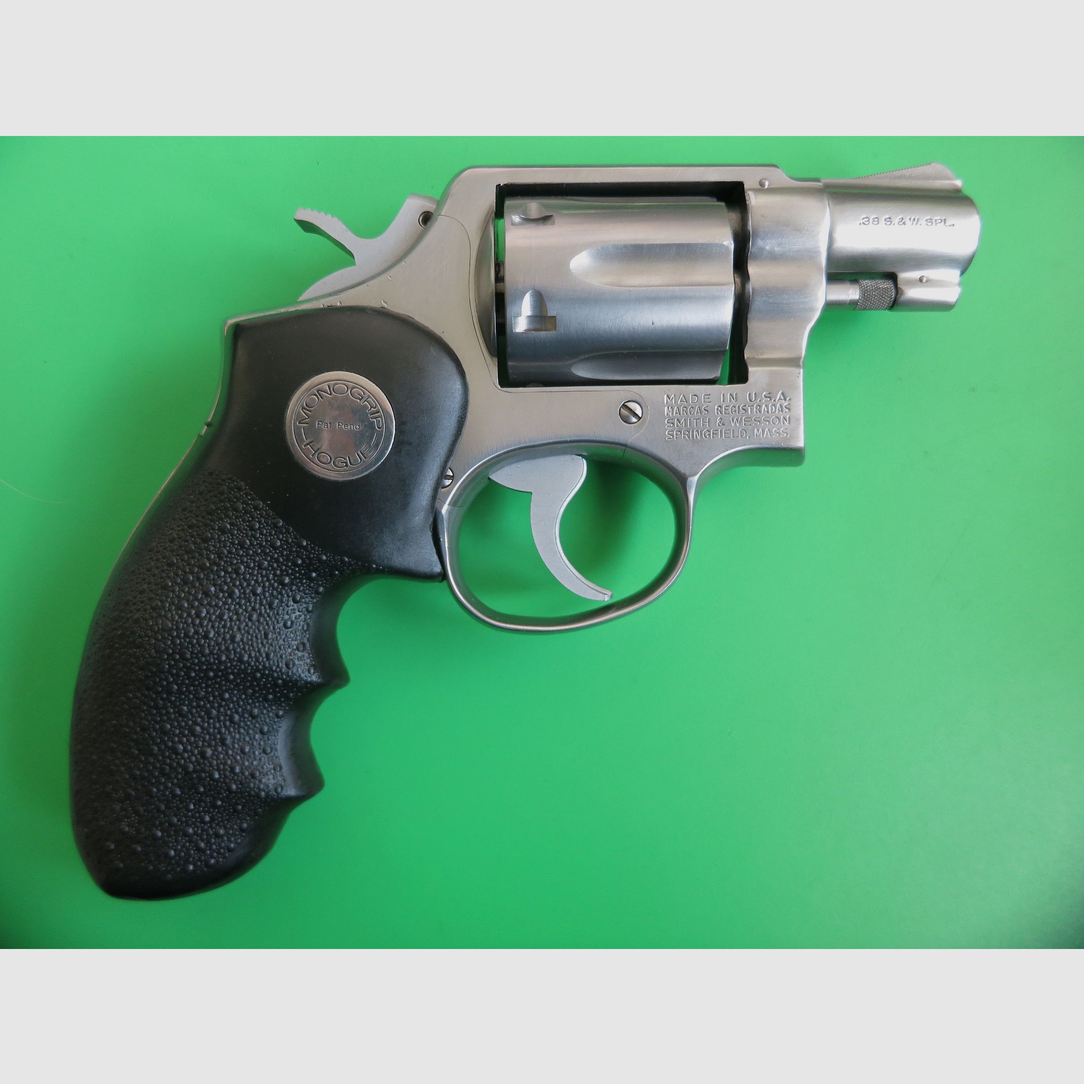 Smith&Wesson Mod. 64, .38 Special, 2" barrel, stainless, HOGUE-Monogrip, Fangschuß   #91