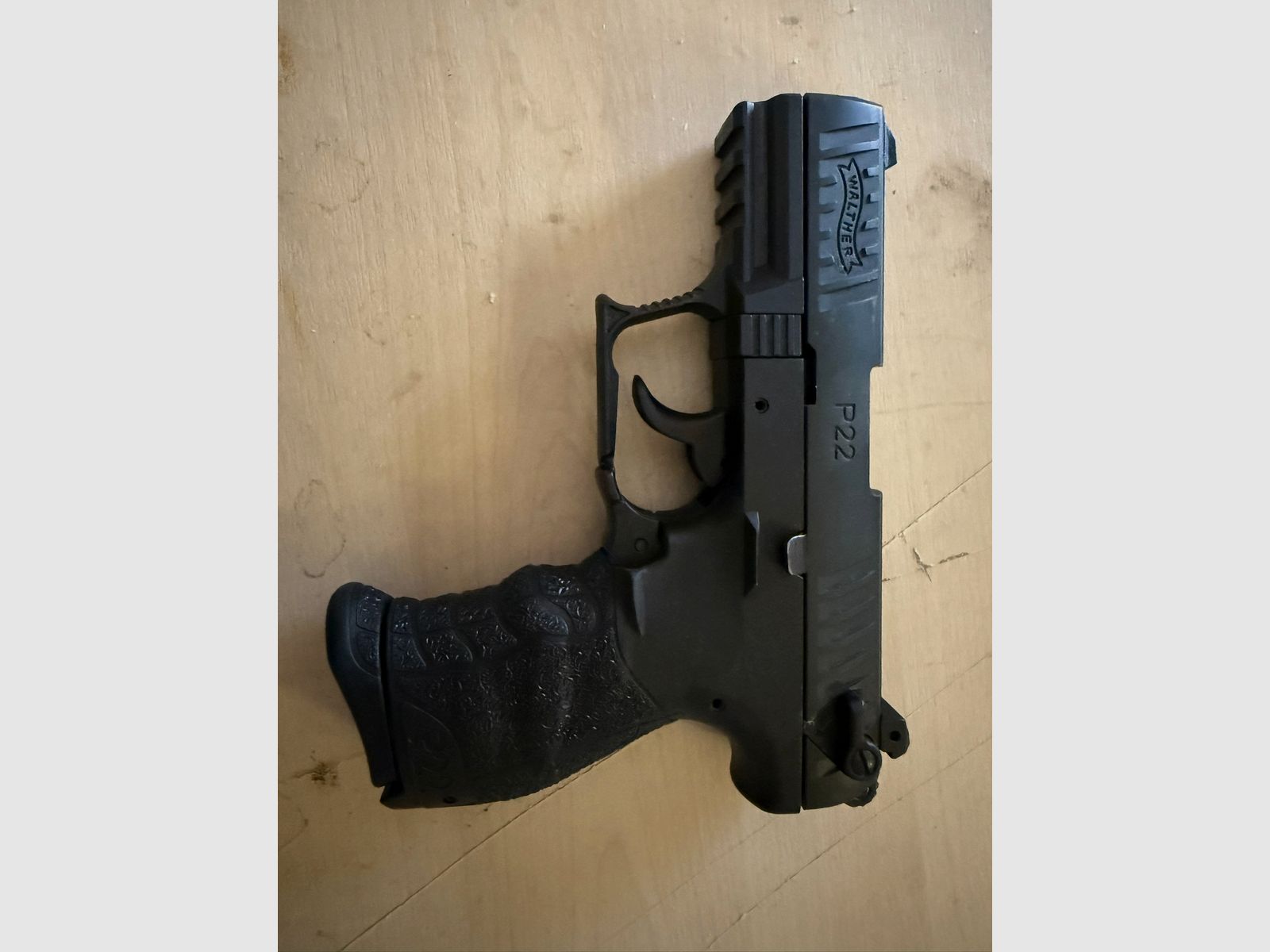 Walther P22 con accesorios