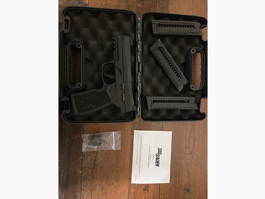 Sig Sauer P322 3 Magazine - Neuwertig