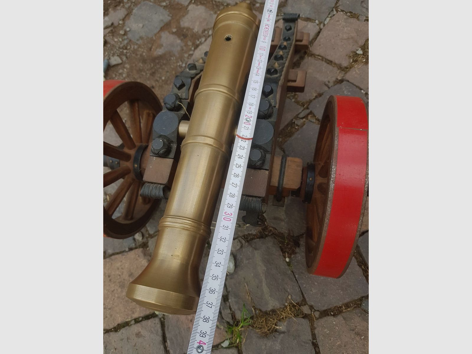 <Vendi due cannoni a avancarica con accessori