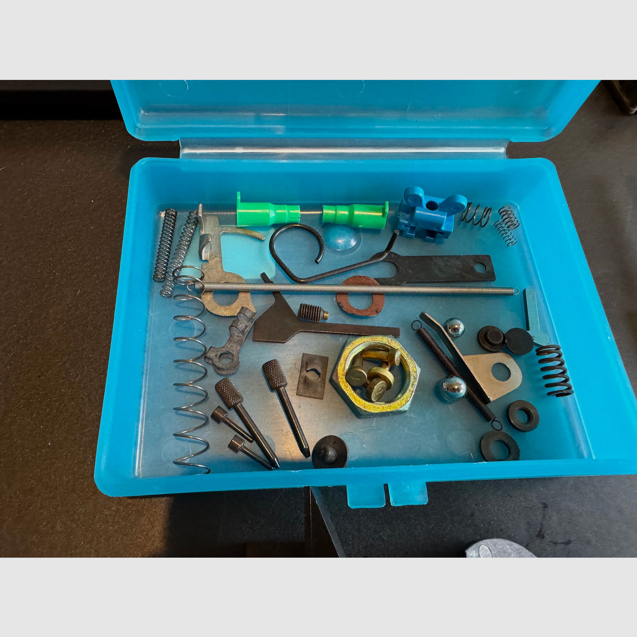 Herladen, herlaadapparatuur, accessoires, matrijs, projectielen, hulzen, weegschalen, persen - ontbinding