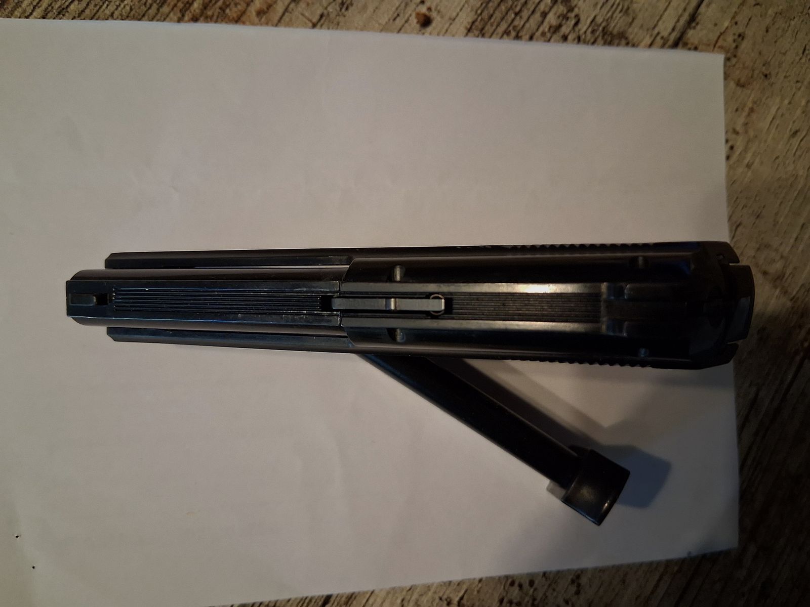 Collectionneurs attention !!! Röhm RG 8 (PTB-154), plaquettes en bois, chargeur de rechange, État TOP, jamais tiré