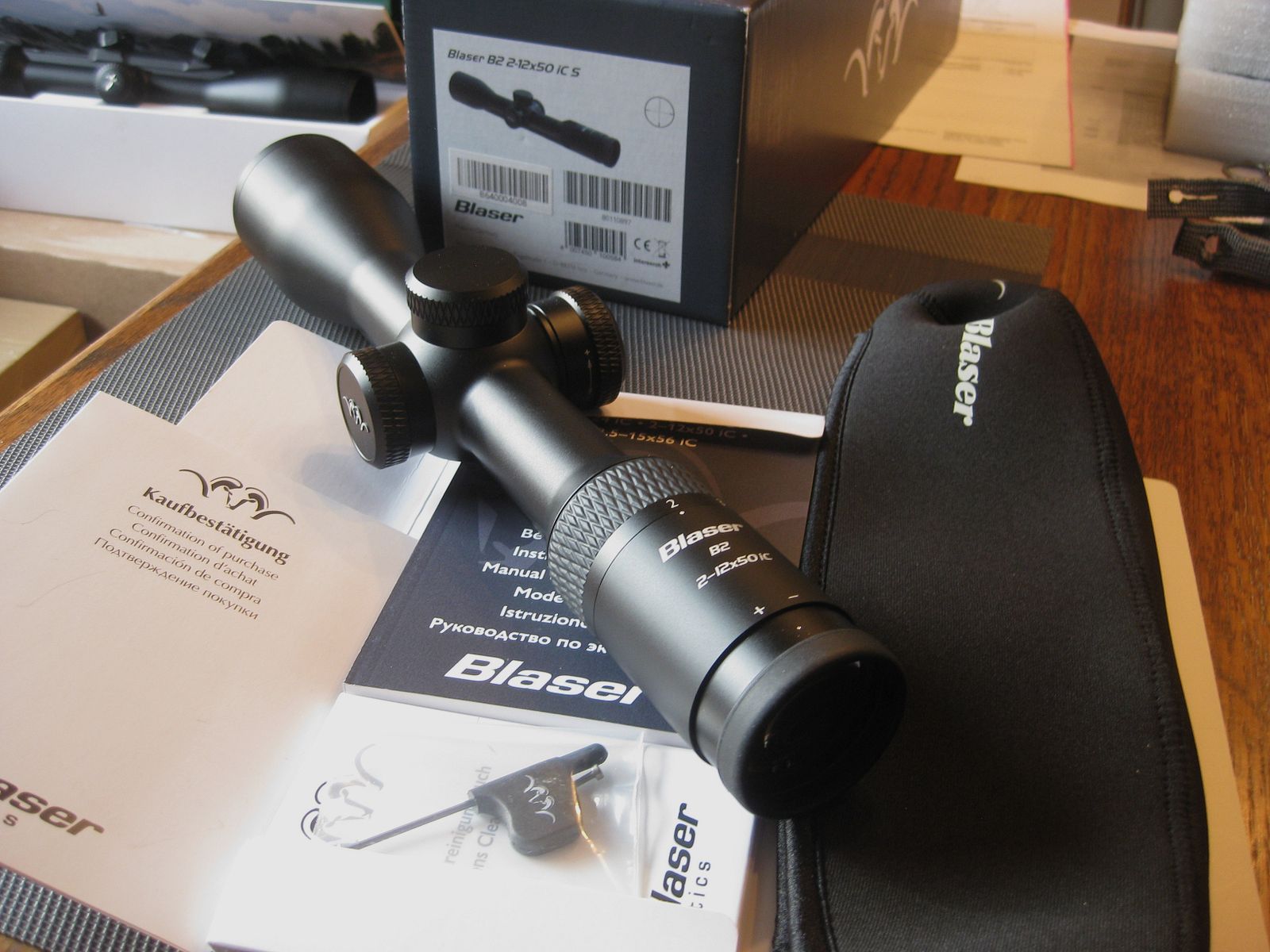 NEUES   "Made in Germany"   Blaser B2 als 2 - 12 x 50 iC S (mit ZEISS-Innenschiene) in Original-Verpackung mit sämtlichem Zubehör !! KEIN Swarovski-Leica-Schmidt&Bender-Sauer-Mauser-GPO-DDoptics