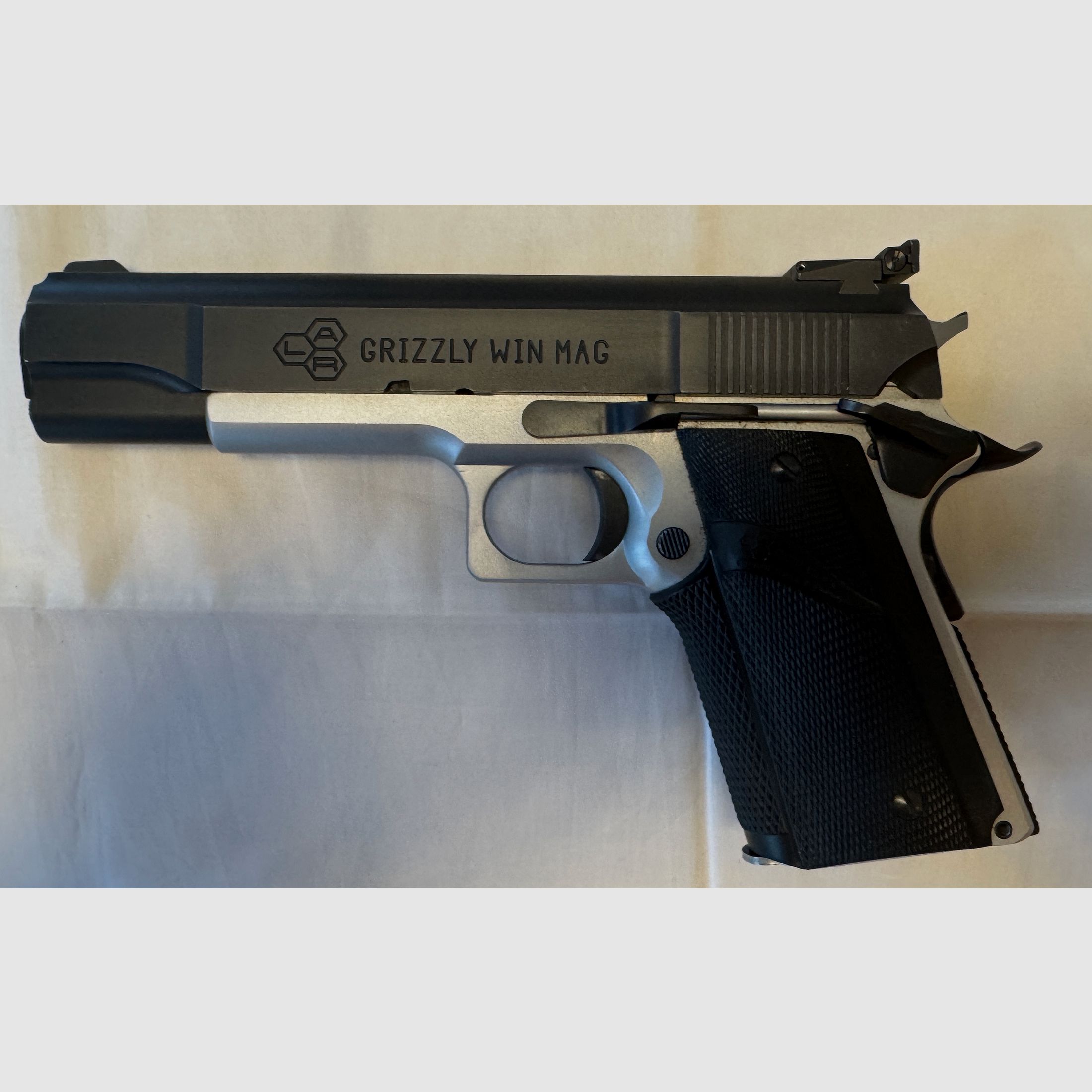 L.A.R. Grizzly Mark 1 Duotone 45 Winmag, systèmes interchangeables 45 ACP, 357 Magnum