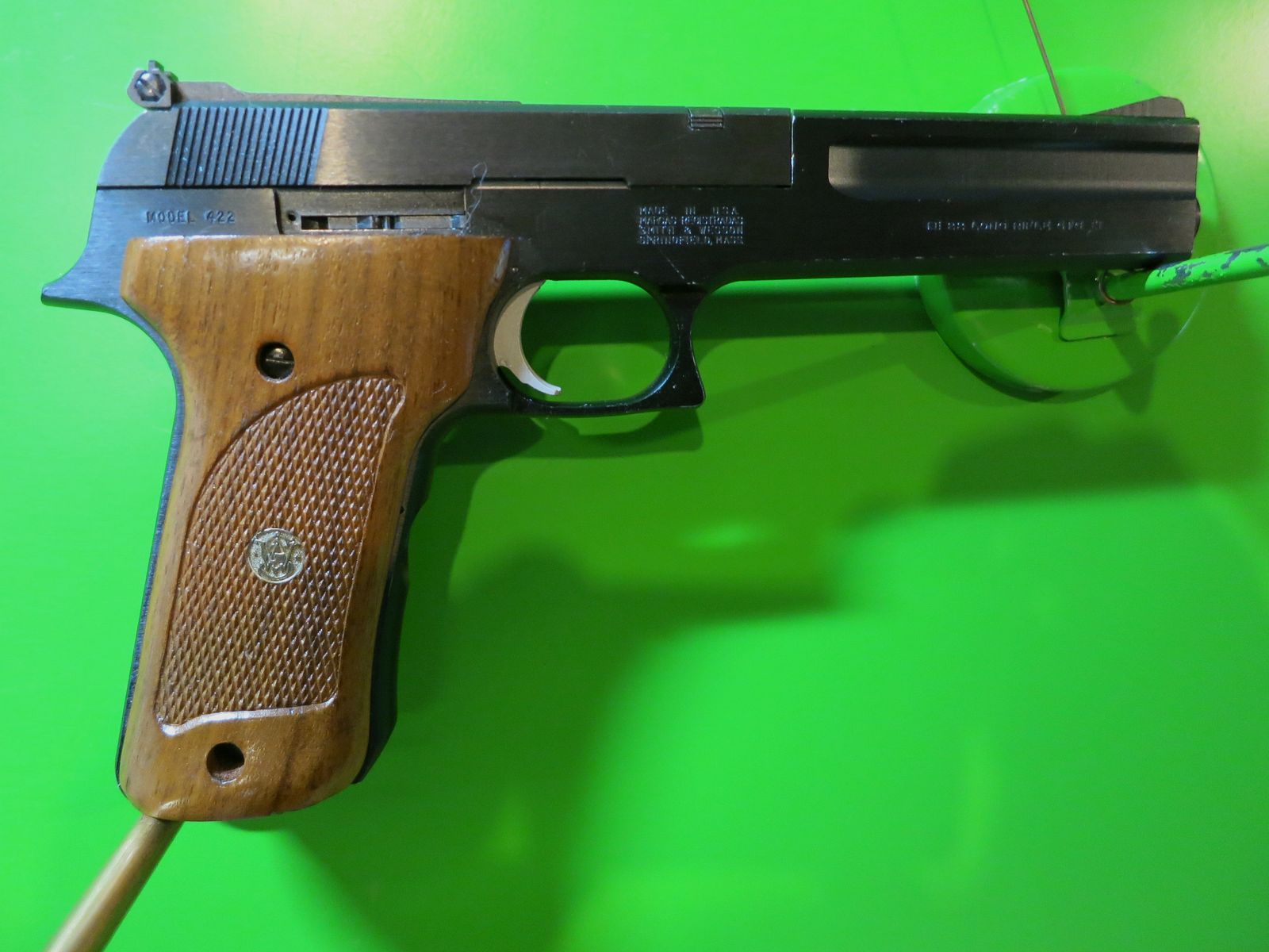 Sport pistol Smith & Wesson model 422 .22lr, low-mounted barrel #70-