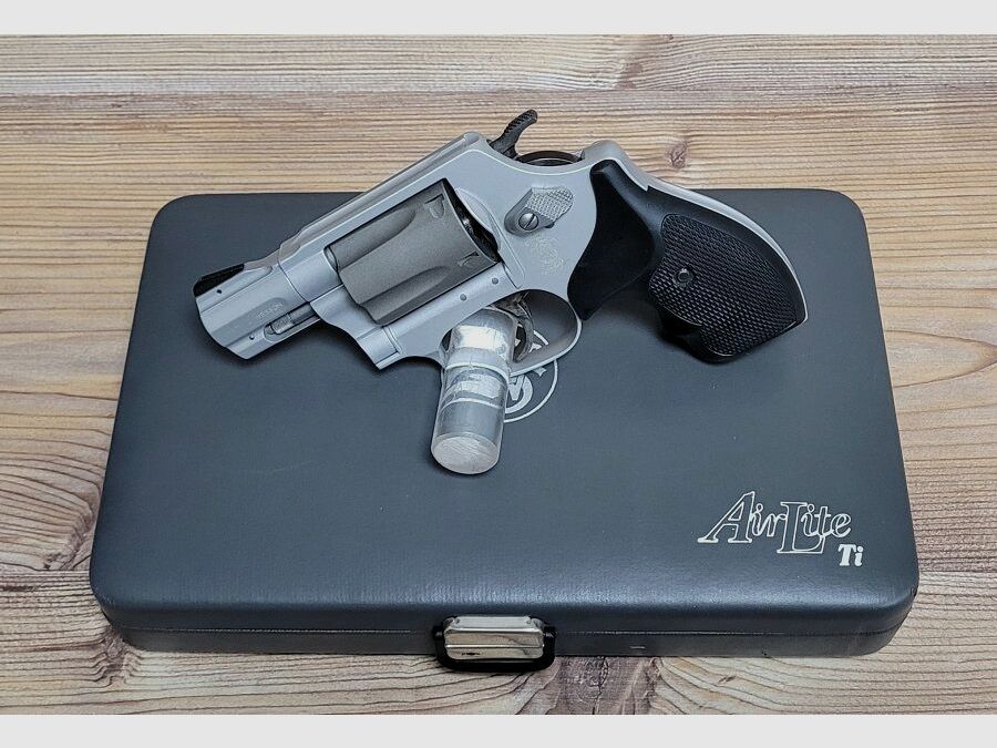 Smith & Wesson AirLite Ti 1.7/8" - S&W Air-Lite Titan