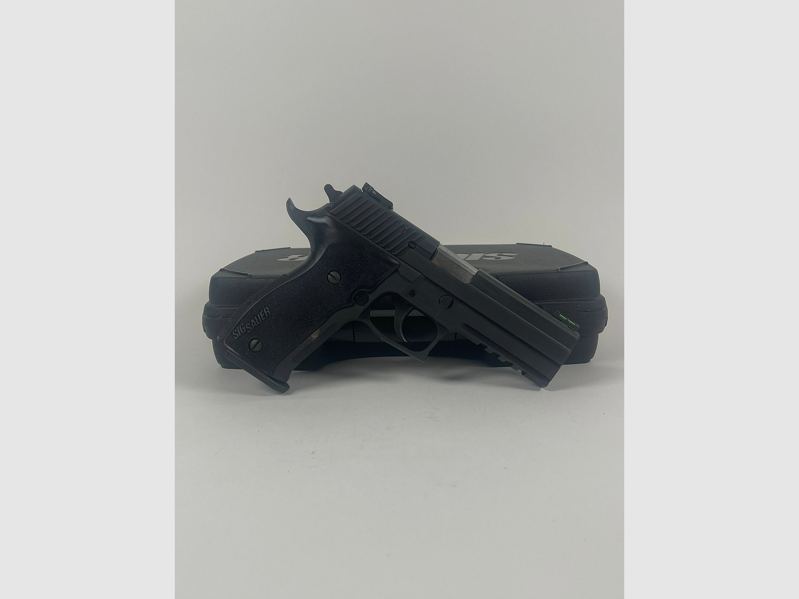 SIG SAUER P226 LCD II