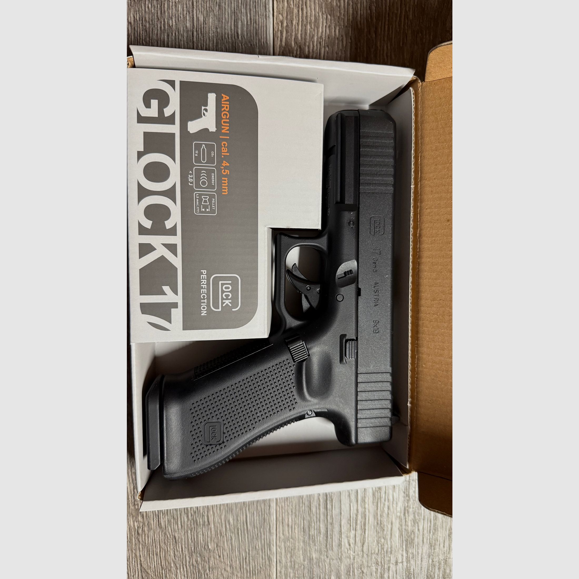 Glock 17 Gen5 4,5 mm Diabolo < 3,0 J CO2 schwarz