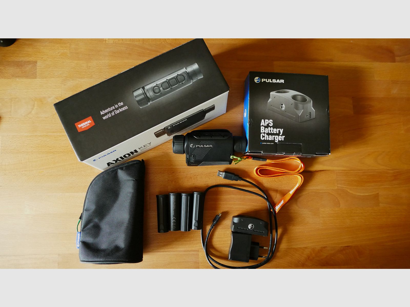 Sehr gut erhaltenes und wenig benutztes Wärmebildhandgerät PULSAR Axion Key XM30