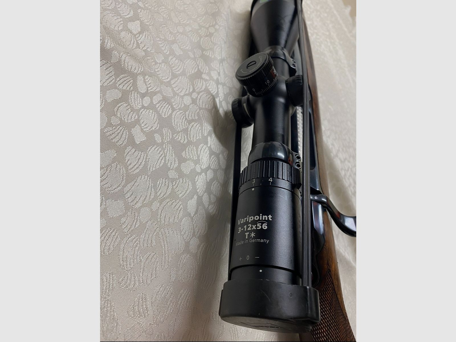 Sauer 202 8x68S z Zeiss Victory Variopoint 3-12x56T z Balistikturm