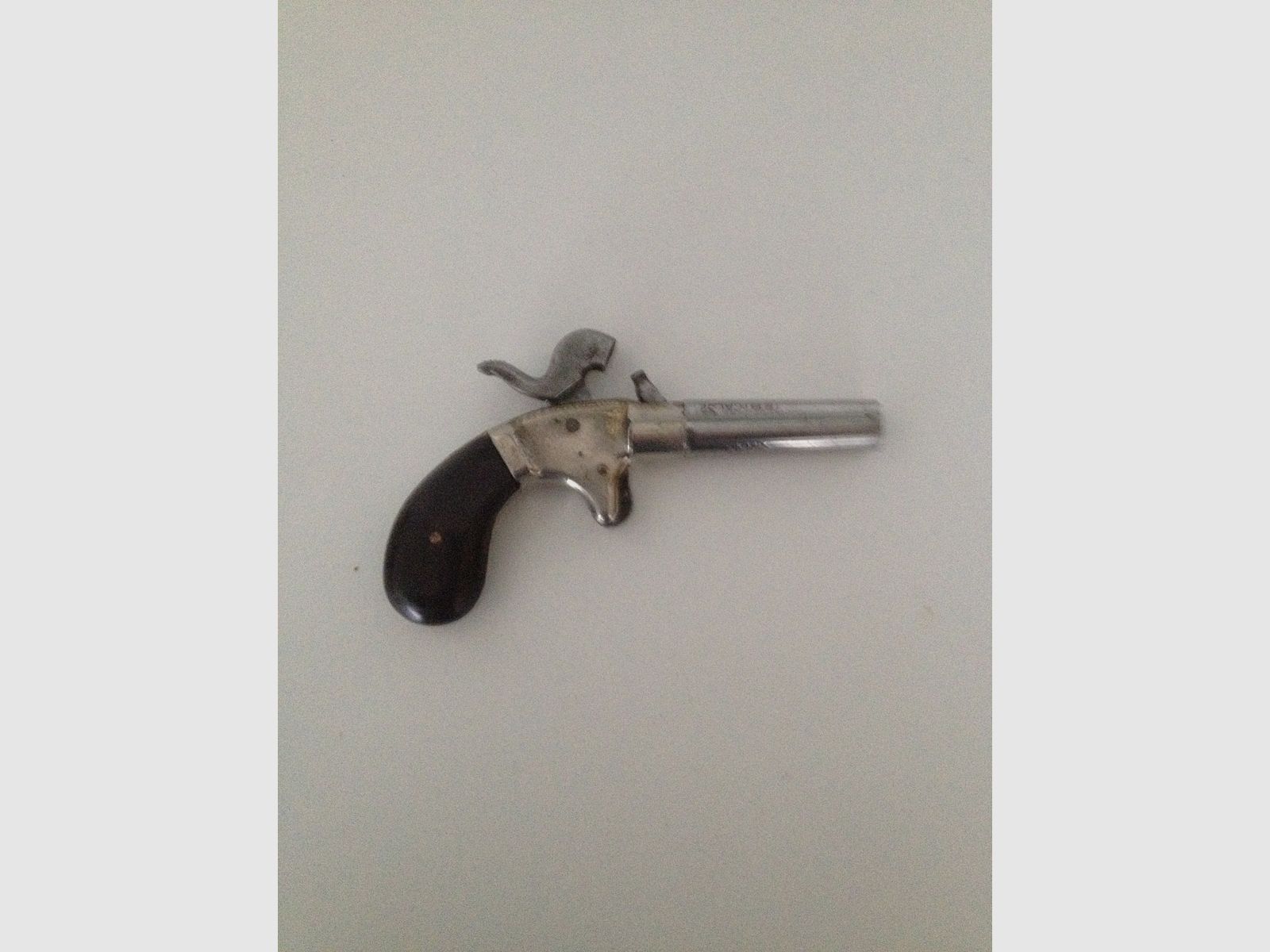Kleiner Percussions Derringer Kal.32