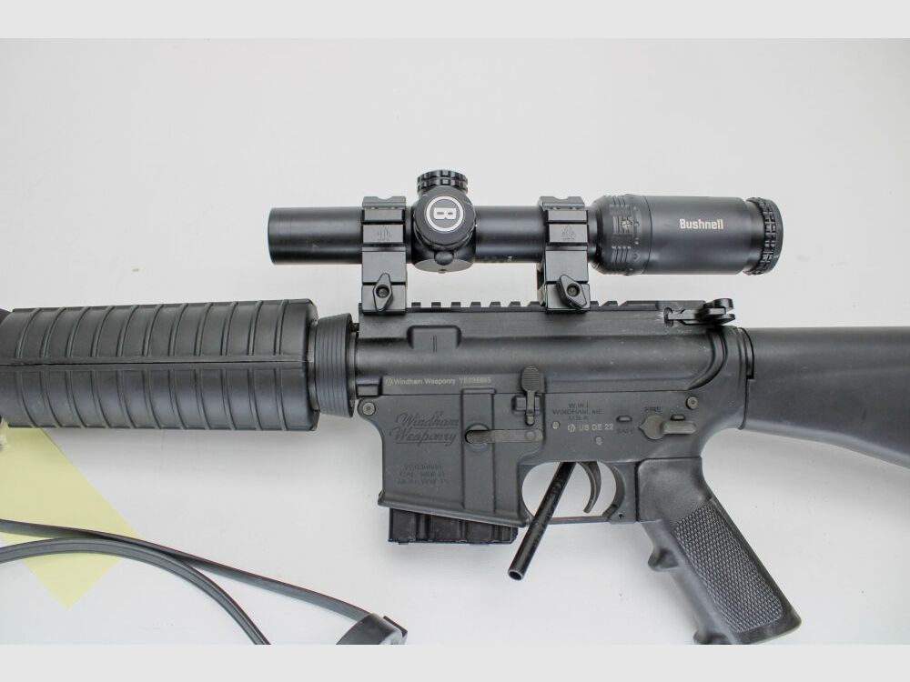Rifle SL Windham Weaponry AR15 R16 M4 FTT calibre .223Rem con Bushnell 1-6x24 .223Rem