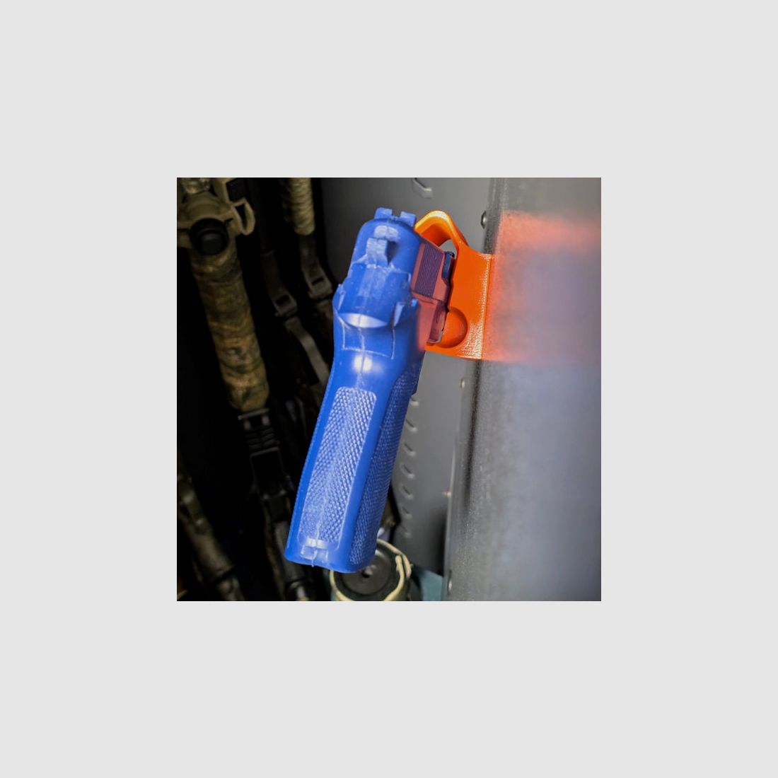 Magnetisches Blockholster für Sig Sauer P226 und baugleiche für Waffenschrank - Zubehör für den Waffenschrank
