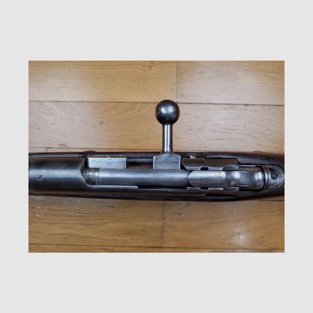 Gutes Gewehr Berthier – Modell 07/15 – nicht modifiziert 1916 – Waffe mit 3 Schüssen von 1917 – Delaunay Belleville Werke – Kal. 8×51 Lebel – Sehr guter Lauf – Gewehrriemen – 1 Magazin -TBE, Bild 10 von 27