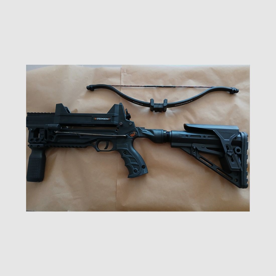 Steambow AR Series M10 Tactical Crossbow in like new condition, afbeelding 1 van 2
