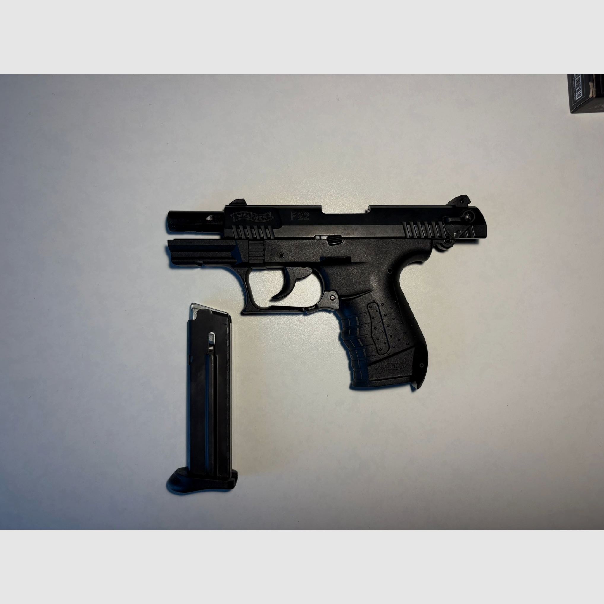 Walther P22 Ready Schreckschuss Pistole 9mm P.A.K. schwarz inkl. Holster und 84 Platzpatronen