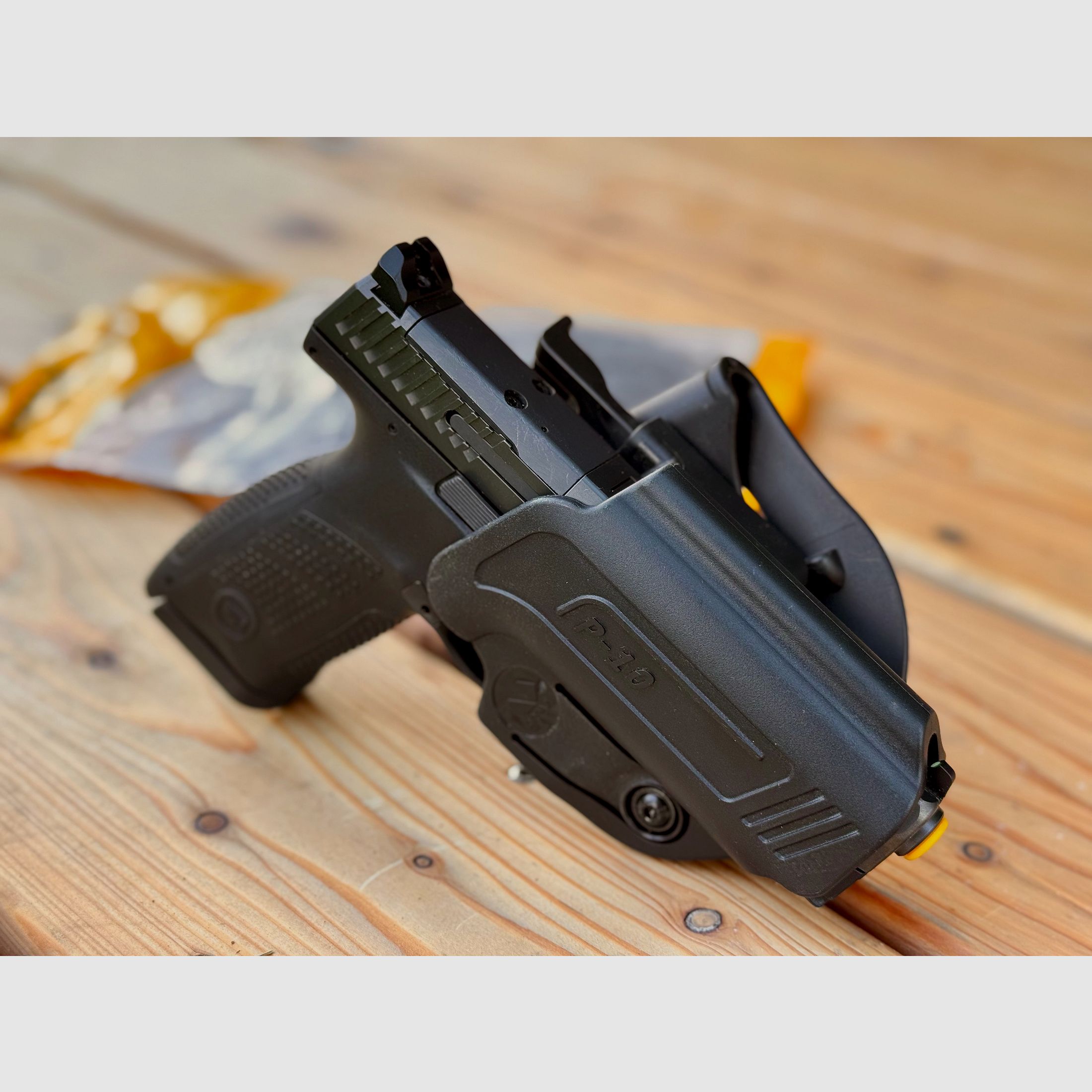 Pistolet CZ P-10 C OR dans la mallette d'origine