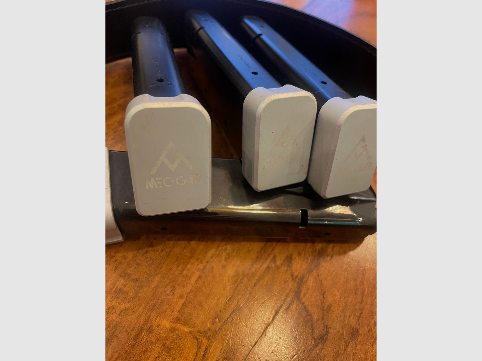 Pokrowiec z paskiem Sig Sauer P226 S / X Five / X Six + klipsy na magazynki + 4 magazynki