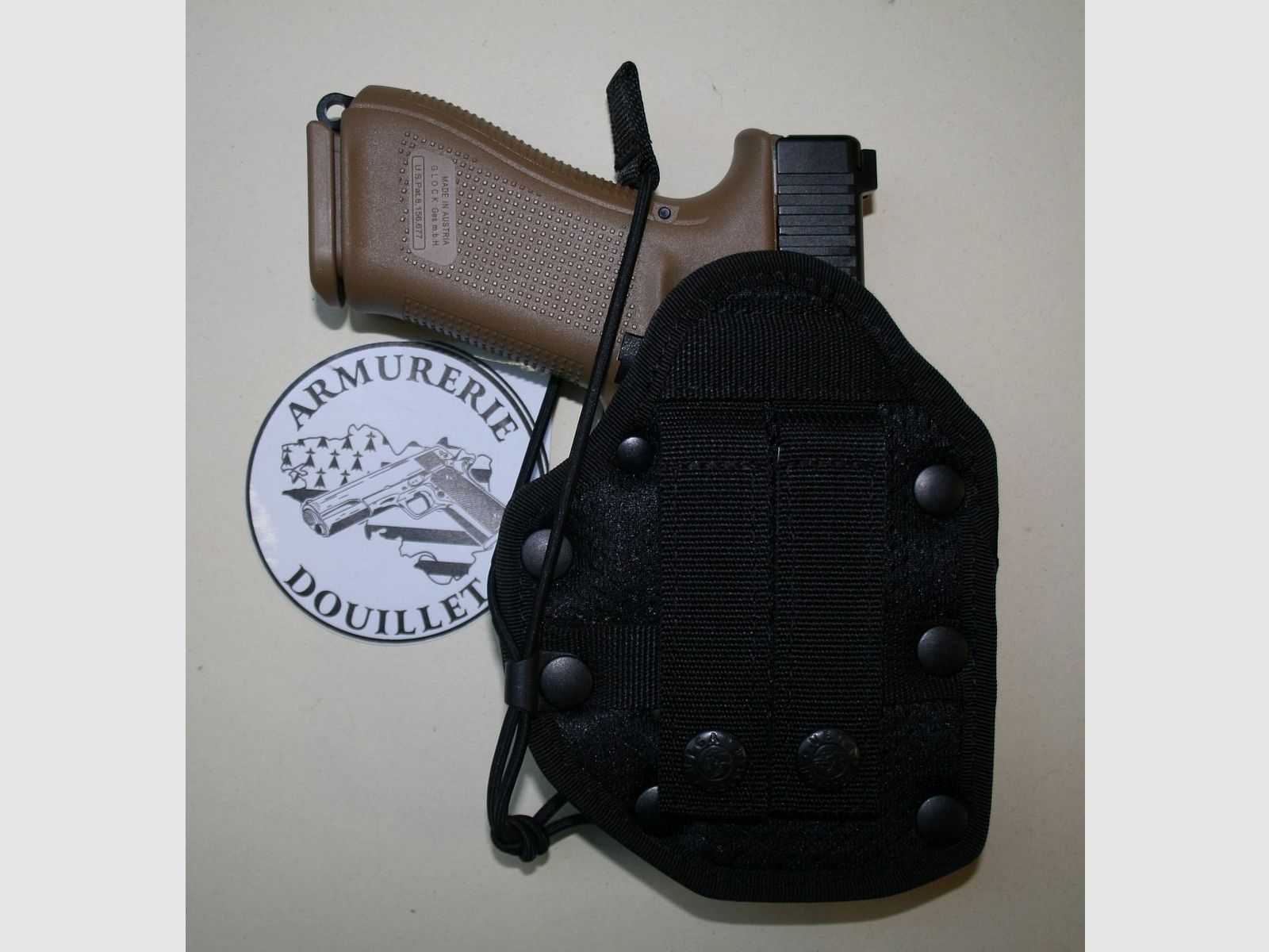 Steifes Holster für Linkshänder Vega Holster mit MOLLE-Schlaufen für Glock 17, Bild 2 von 2