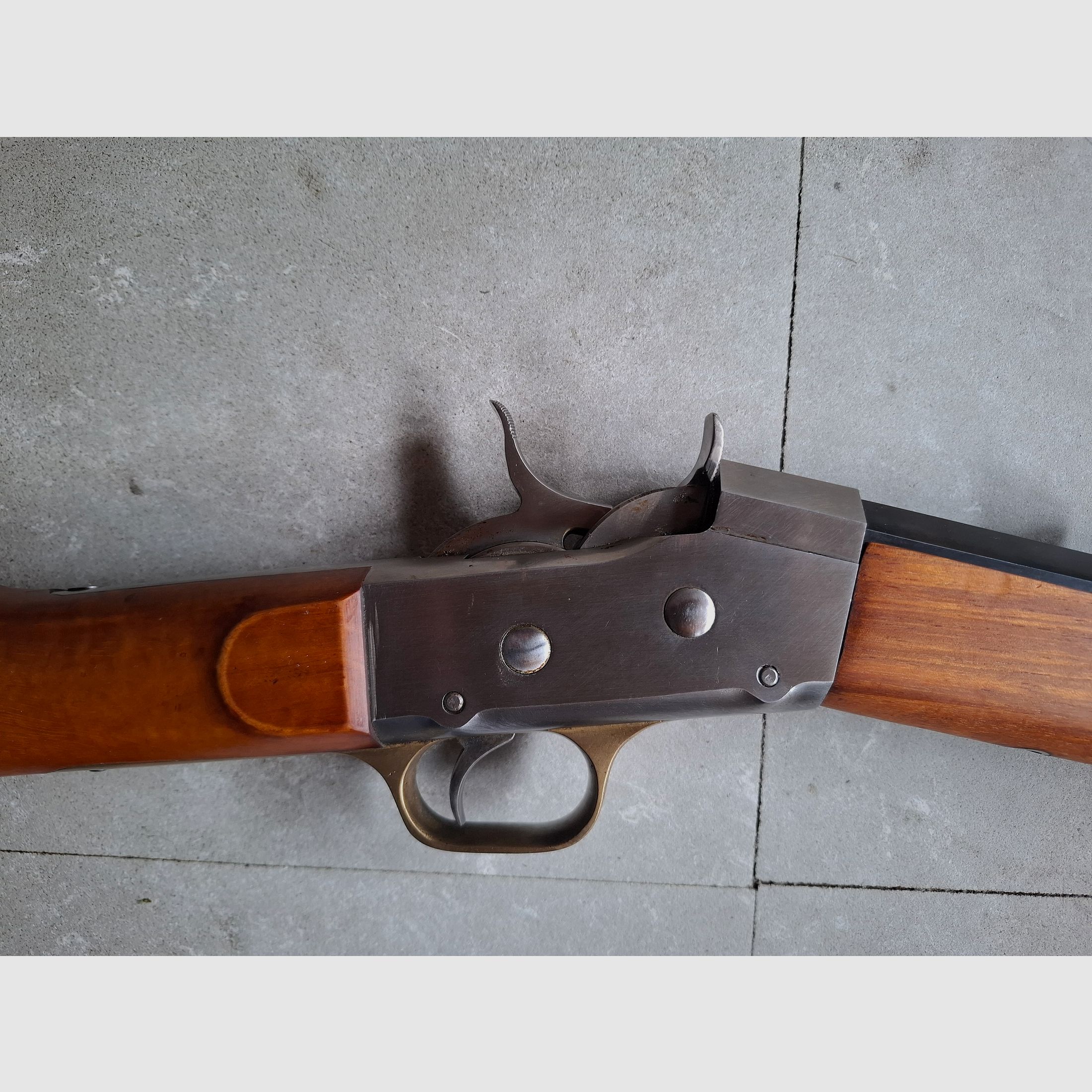 Pedersoli Büchse Einzellader mit Sechskantlauf Kaliber .357 Mag.
