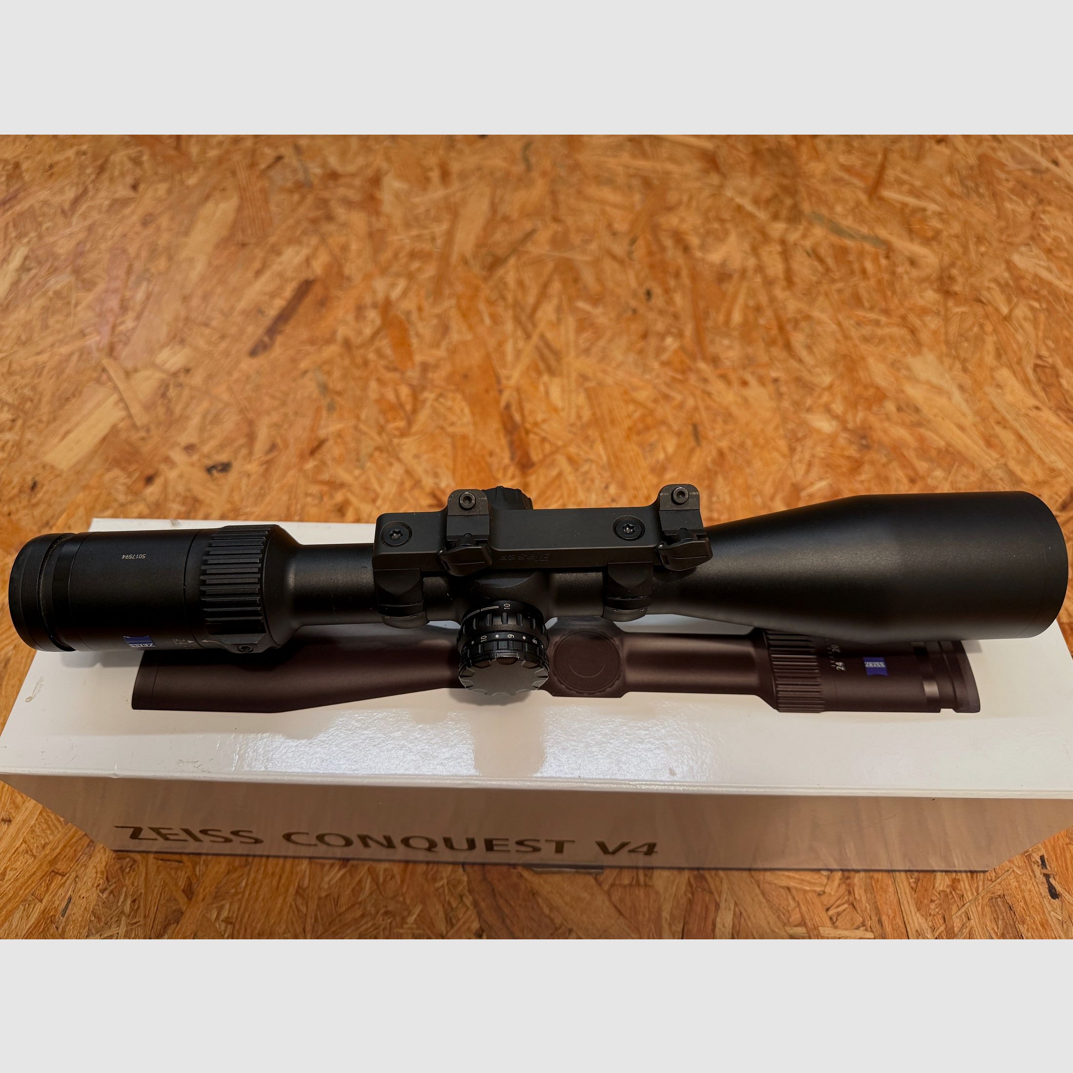 ZEISS Conquest V4 6-24x50 completo con montaggio a sella Blaser