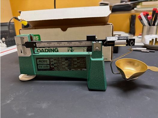 RCBS 5-10 Pulverwaage – präzise Balkenwaage für Wiederlader und Schwarzpulverschützen