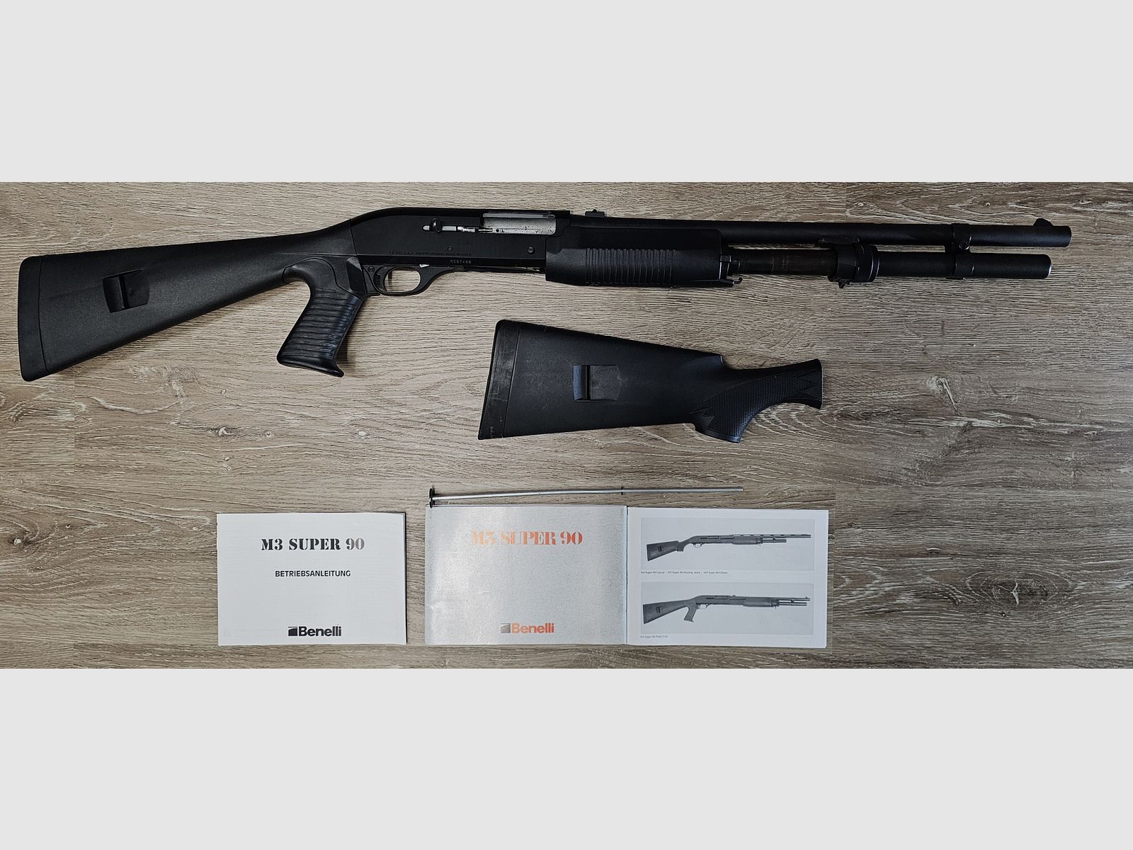Benelli M3 Super 90, caliber 12/76, short barrel length, pistol grip and standard stock
