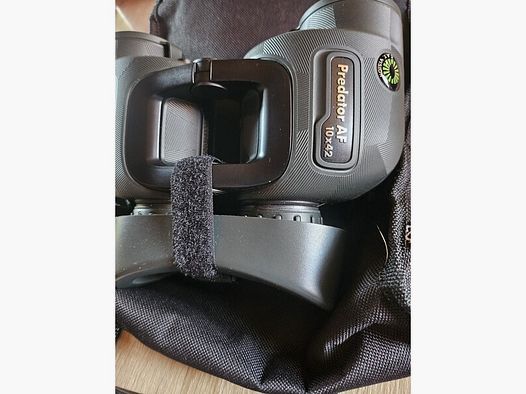 Steiner Fernglas 10x42 Predator