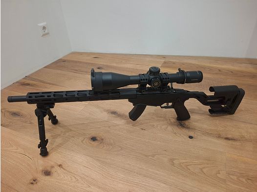Ruger Precision Rimfire .22 mit Vortex Venom 5–25 & UTG Recon 360 Zweibein
