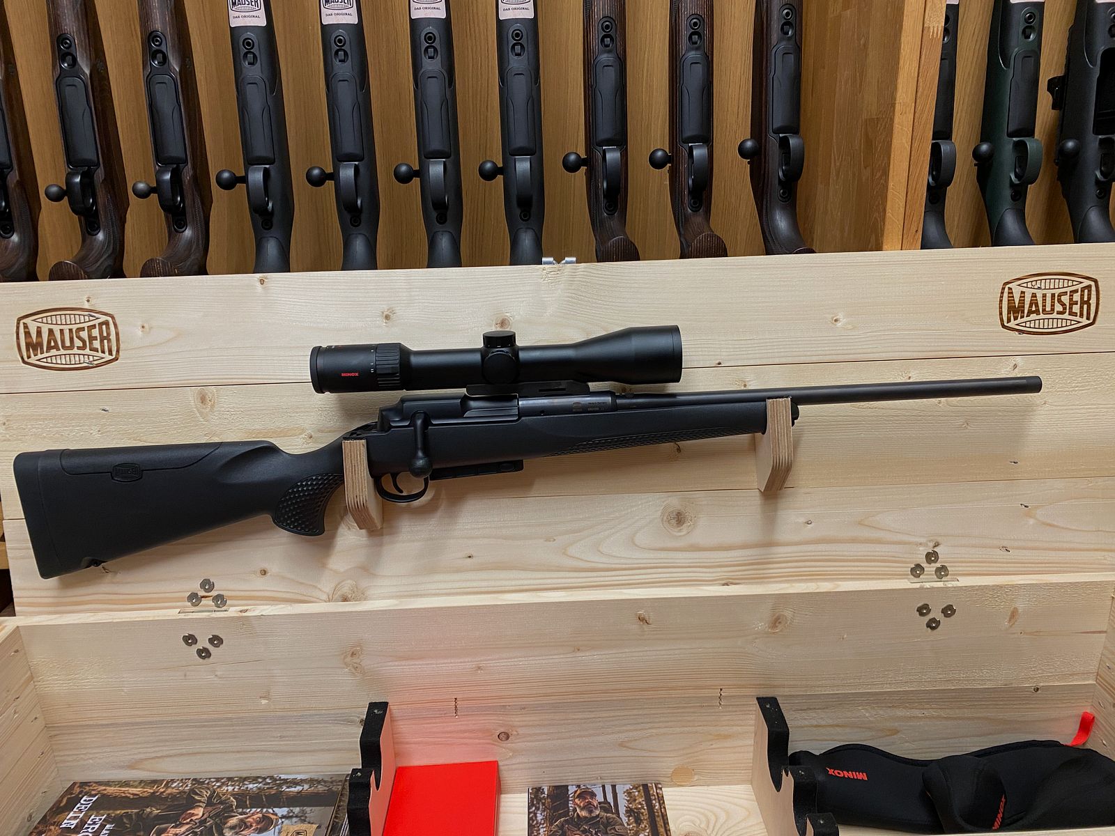 Mauser 25 Extreme, mit Minox RS-4 2,5-10x50, mit Schiene