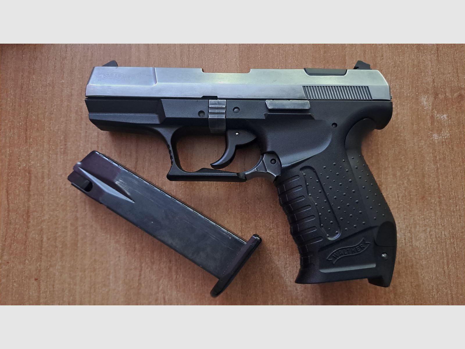 Walther P99- Cal. 9 mm blank/ PTB 637