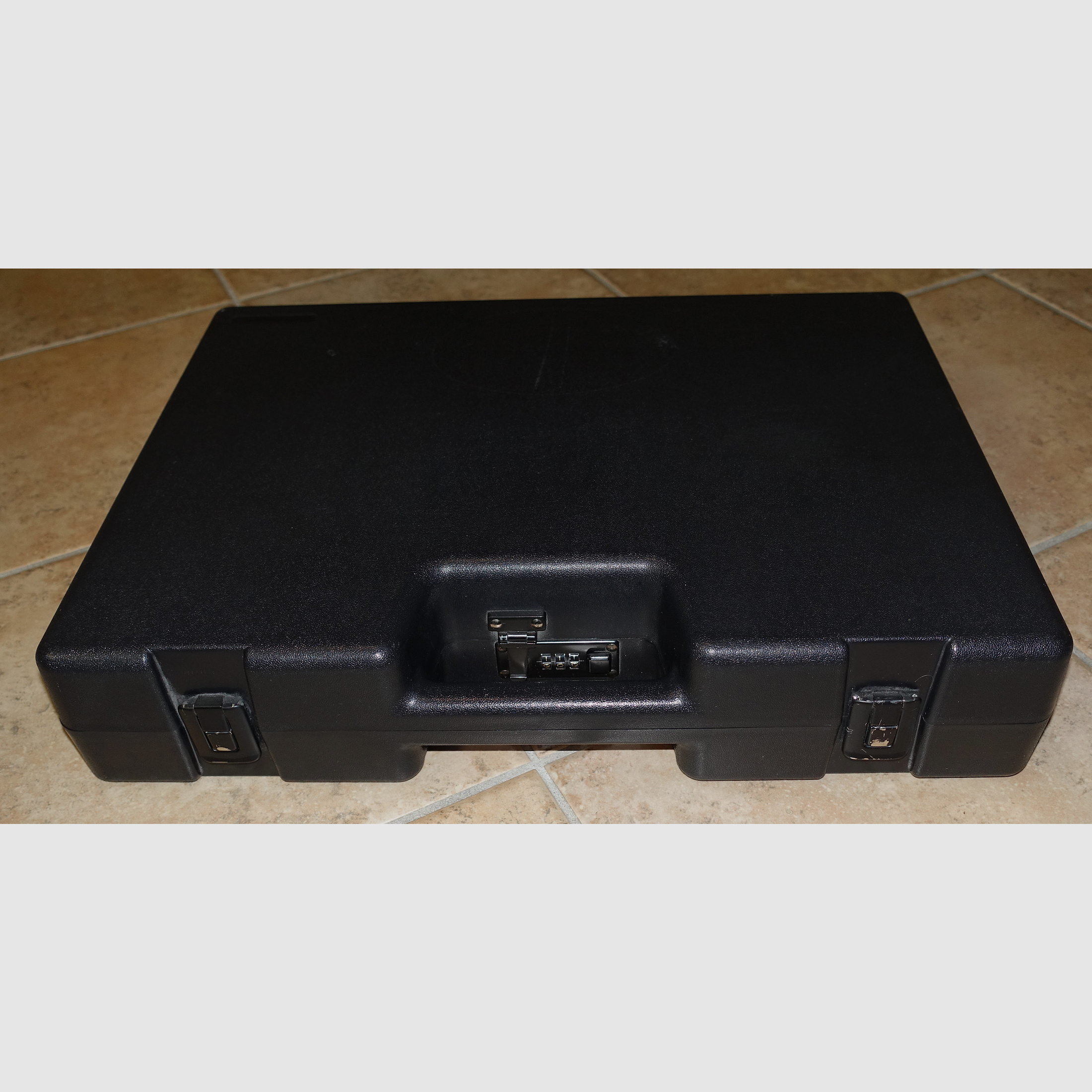 Steyr LP compressed air match pistol with new cartridge + accessories