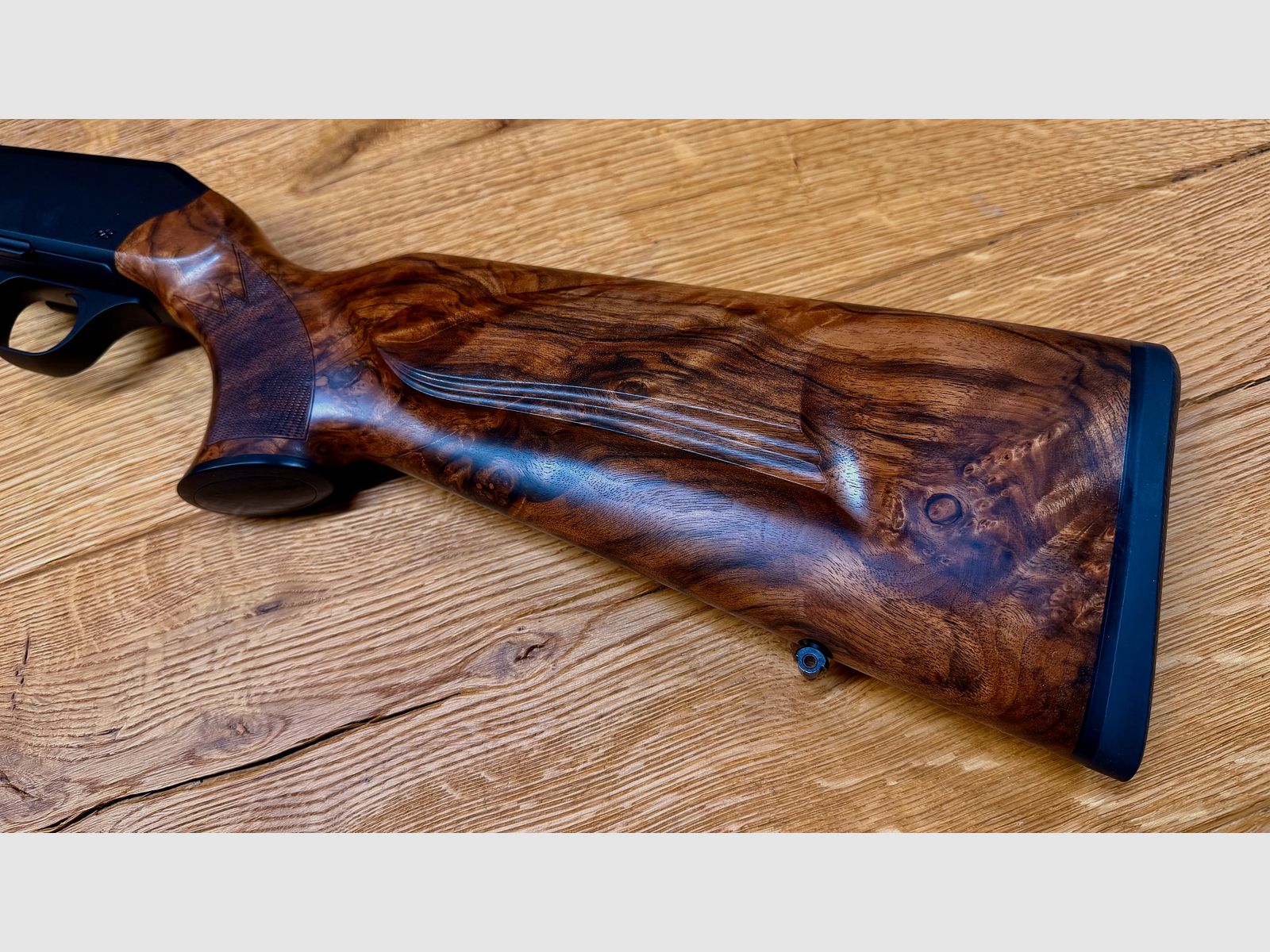 Blaser R8 Schaft / Holzklasse 7 / Bayrische Doppelfalzbacke / seidenmattes Finish / Logo Schwarz, Bild 7 von 8
