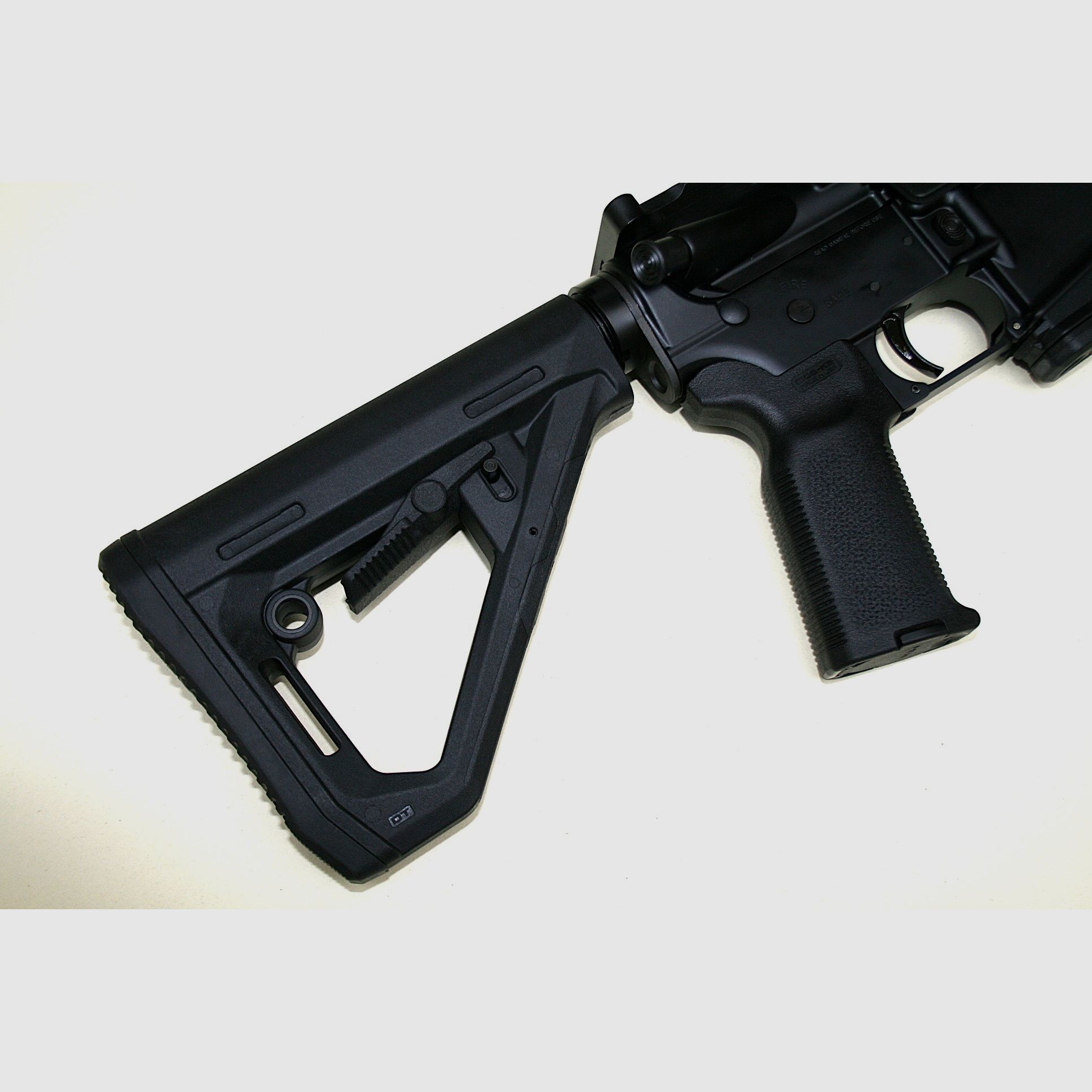 RUGER Harrier geweerpakket + Sightmark Ultra Shot R-Spec red dot sight + MAGPUL PMAG30 Gen.3 magazijn + MAGPUL AFG-2 schuine greep + MAGPUL M-LOK Type 2 railcovers + tactische foedraal, afbeelding 3 van 11