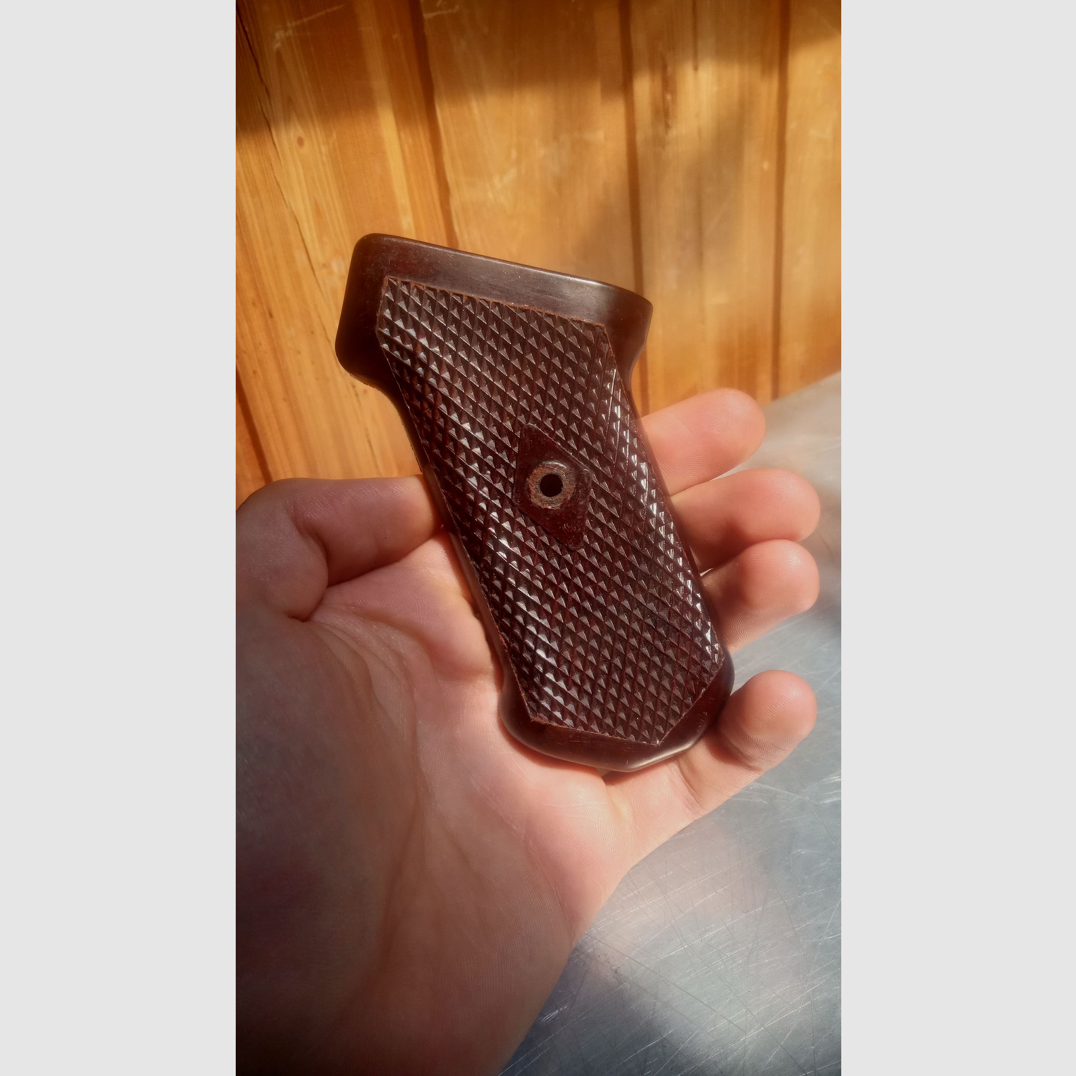 Original AK47 Type 1 Griff aus Bakelit zusammengehörige Griffschalen