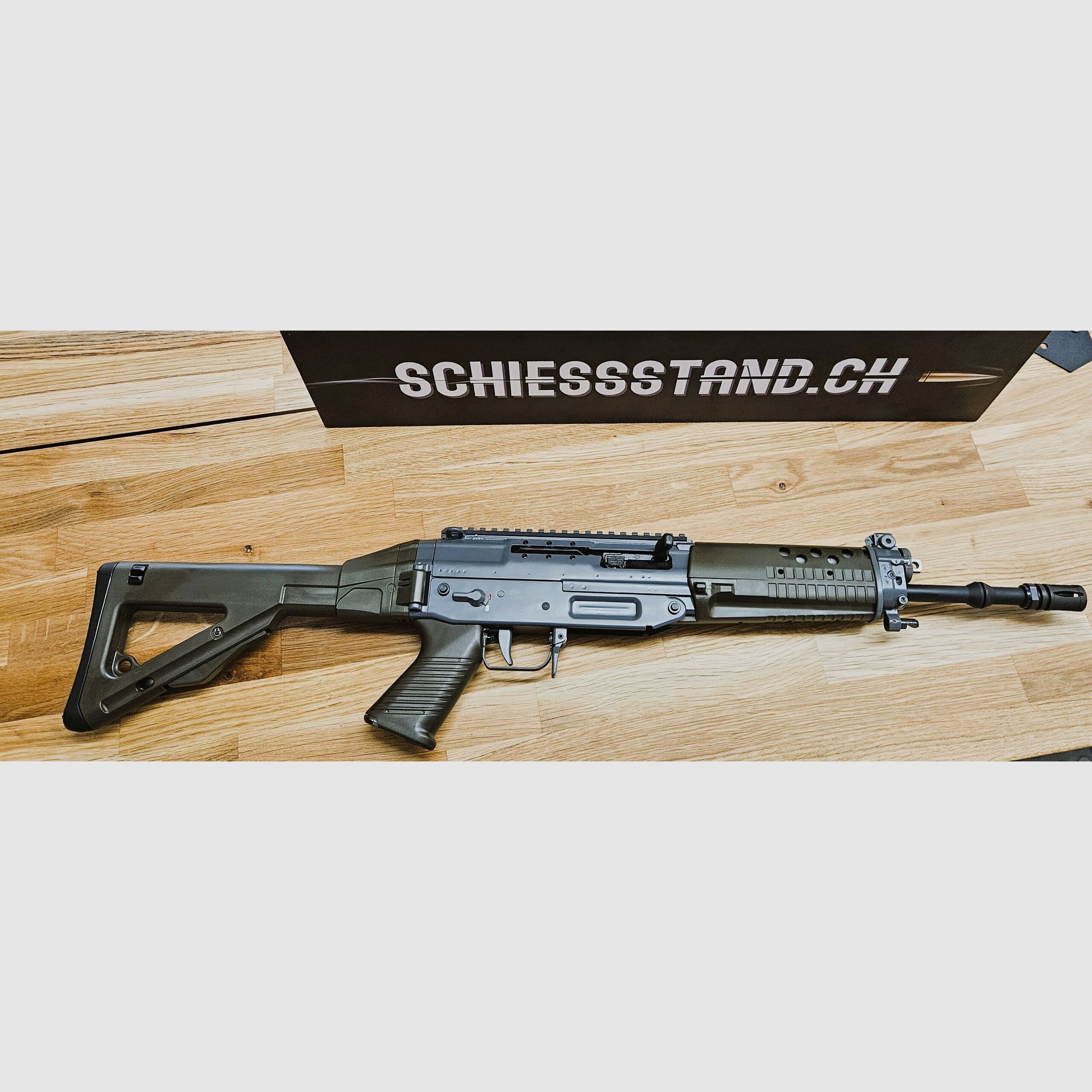 Sig Sauer – Halbauto / SG553 / 10 / .223 Rem / Grün, Bild 1 von 4