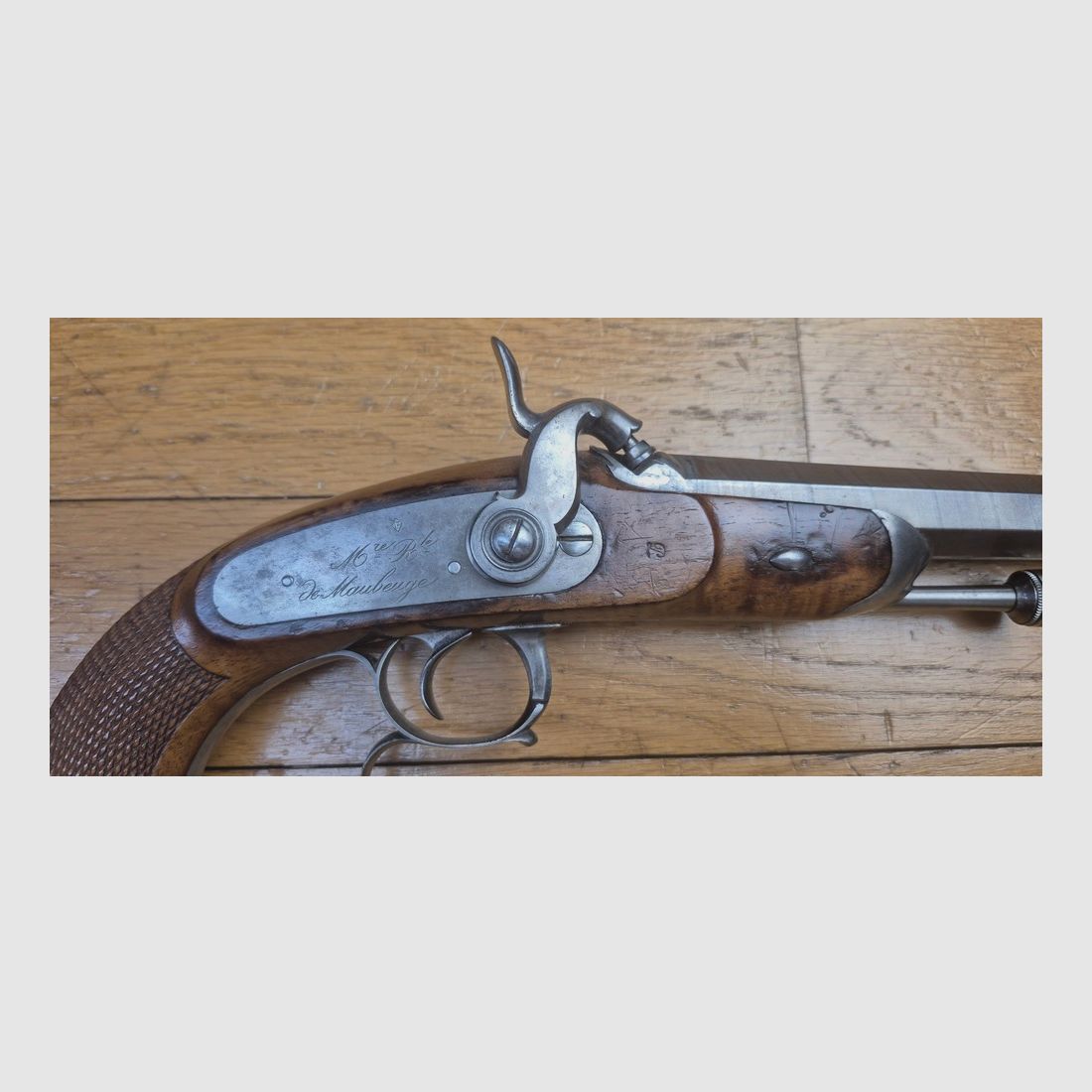 Wunderschöner Offizierspistole der Kavallerie 1833 – 1. Typ – Königliche Manufaktur von Maubeuge – Aus den ersten Produktionen – Wunderschöner Lauf aus gewelltem Stahl 48 "Haare" – Originalbrünierung – Keine Oxidation – Schöne Stempel – Sehr guter Zustand+, Bild 5 von 25