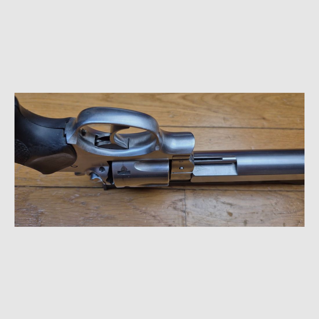 Raro revólver Ruger GP 100 "Custom" – Modelo con cañón de 6 pulgadas – Rara personalización con cañón pesado ABOM en Alemania – Riel de acero completo con miras ajustables y mira Wichita de acero al 100% – Cal. 357Magnum / 38 special – Arma de septiembre de 1992 – Rara personalización Ruger – TBE/TBE+, imagen 12 de 30