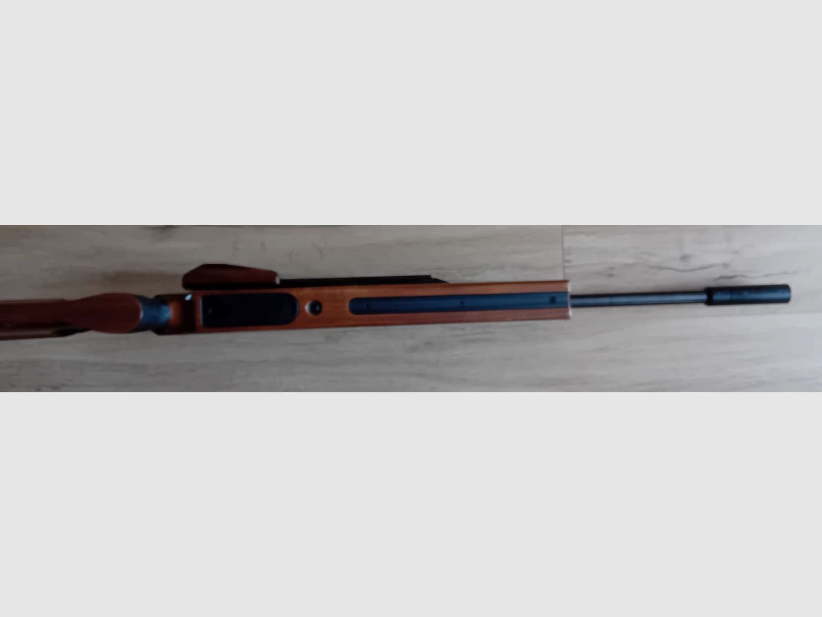 Karabinek pneumatyczny Walther LGM 1   Prawy - Lewy - Kolba 