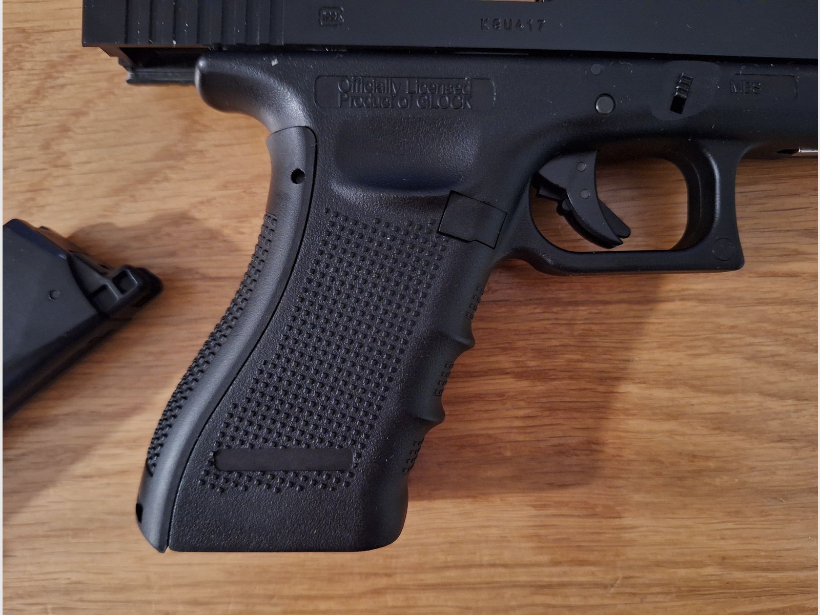 Glock 17 Gen4 Co2 guter Zustand 4,5 mm Stahl-BB mit Blowback