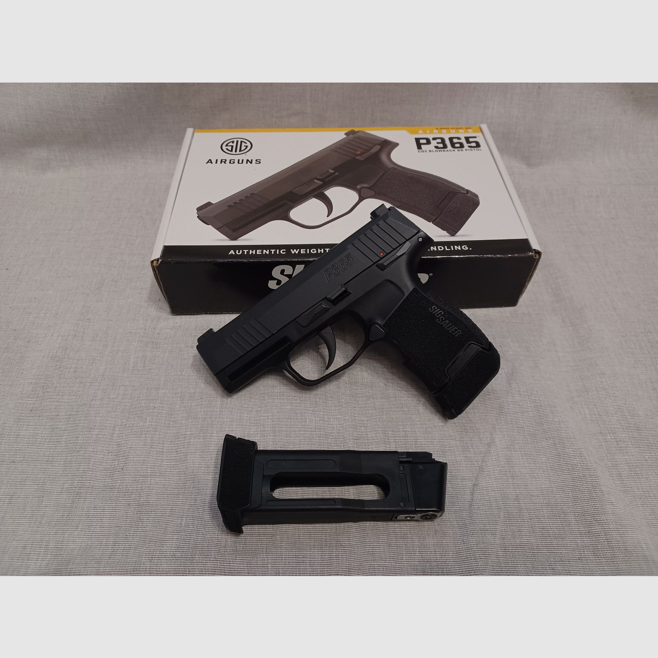 SIG SAUER P365 / 4,5 mm BB / BlowBack / CO2 / Pistole / OVP (10)