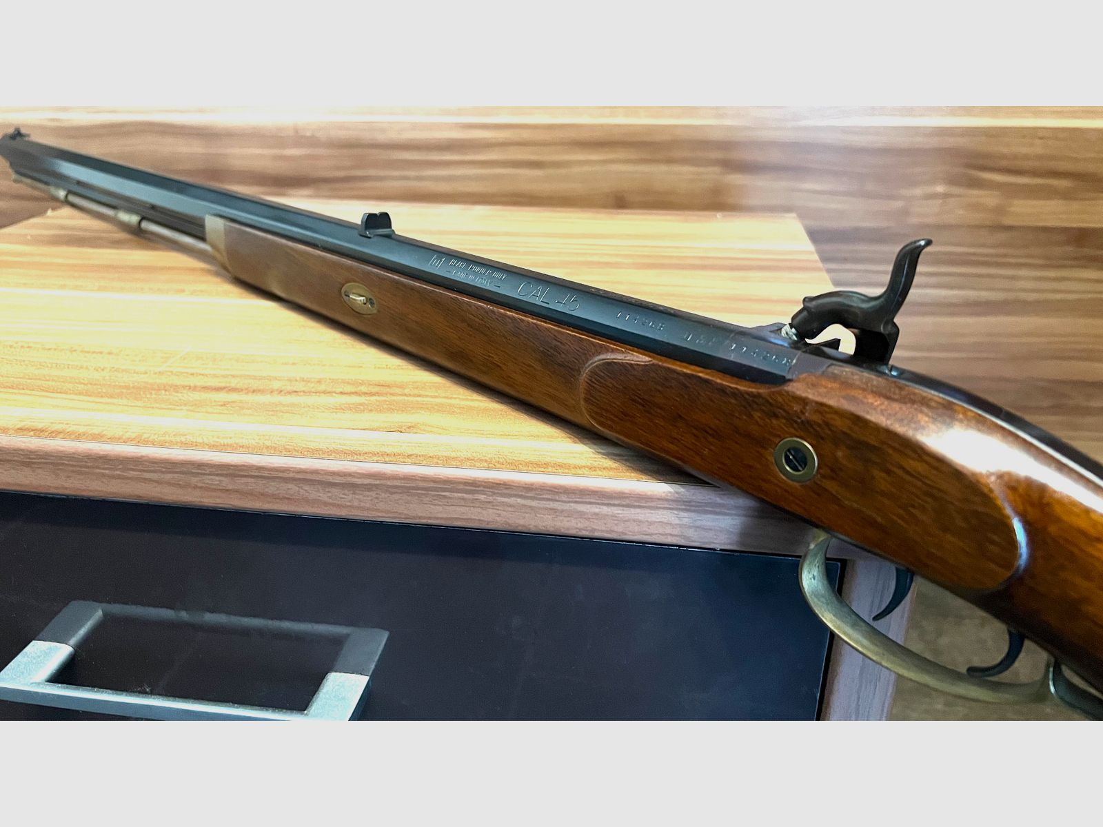 Voorlader Hawken Kaliber .45 met trekker van Wischo