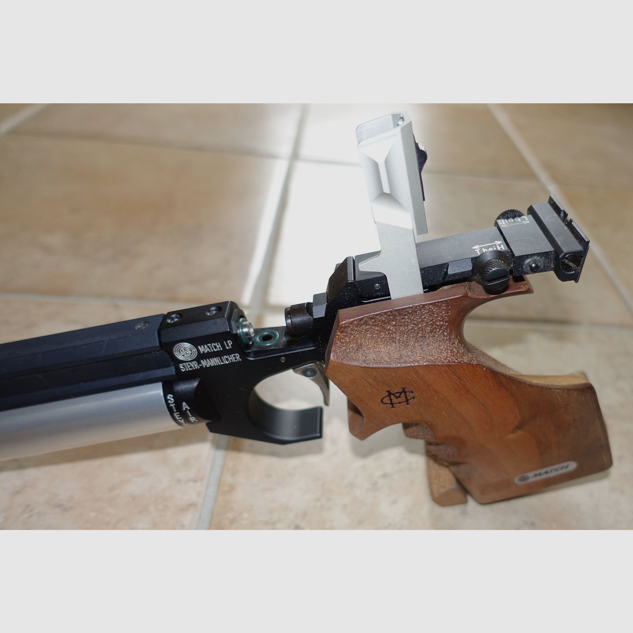 Steyr Pressluft LP Matchpistole / Service + Neuteile um € 300,- / Links- oder Rechtsgriff